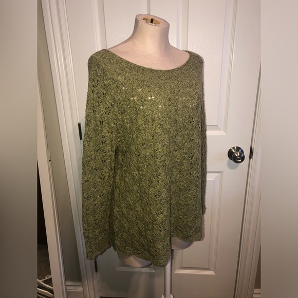 Hand made Olive Green Women's Sweater - Picture 4 of 5